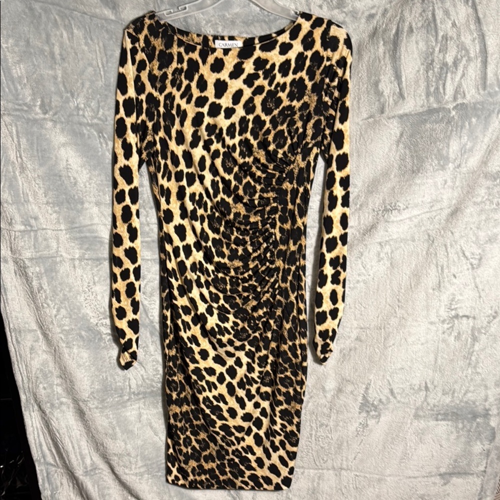 Carmen Marc Valvo Leopard Print Long stretch knit Dress size medium